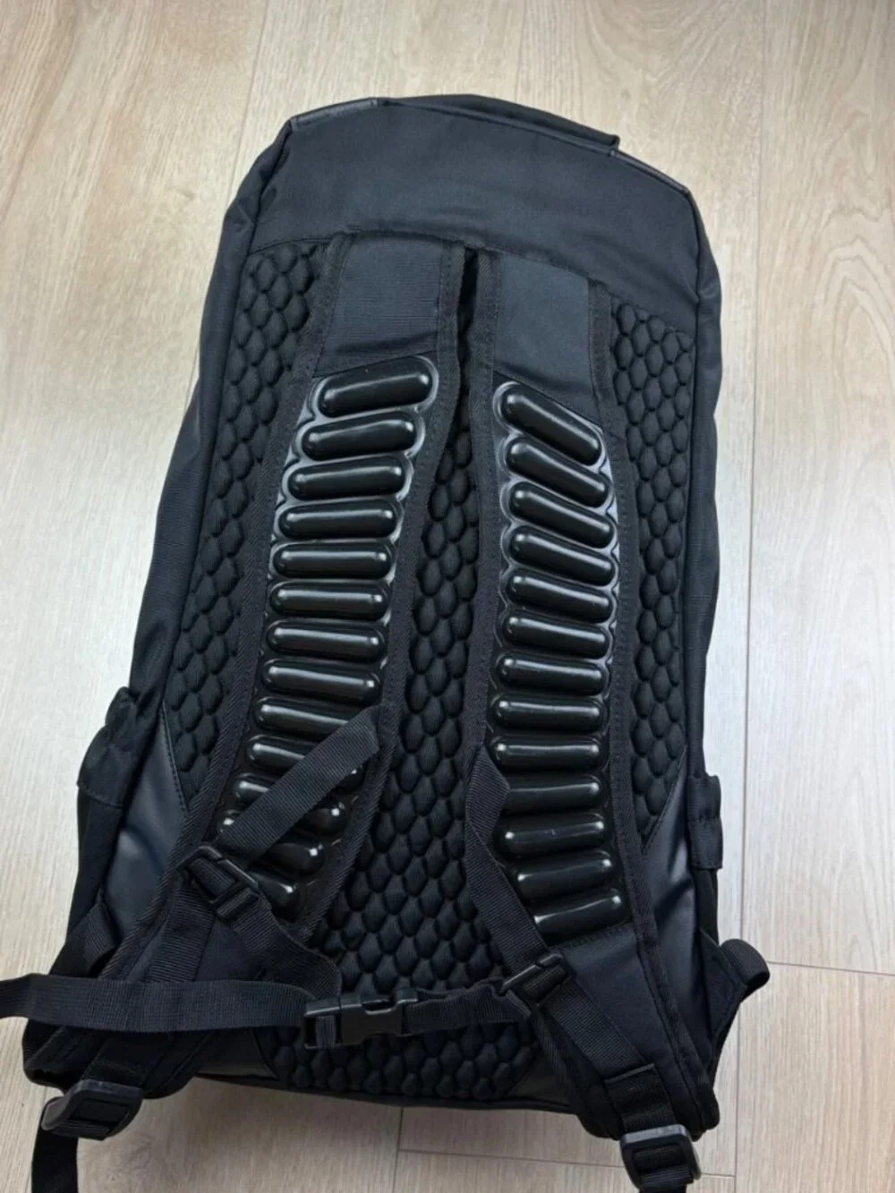 Arc'teryx Arro 22 GORE-TEX Backpack Black